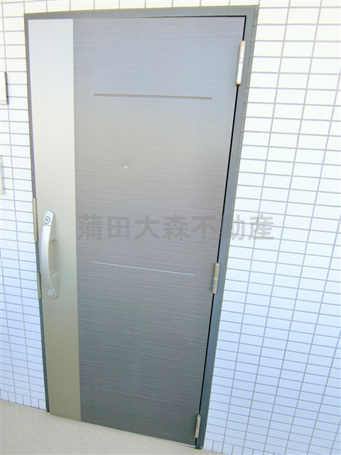 フローリッシュSⅠの玄関