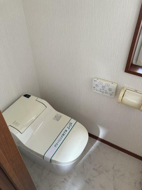 多摩川六丁目戸建のトイレ