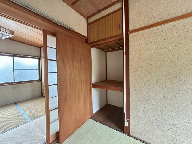 大村貸家の内装