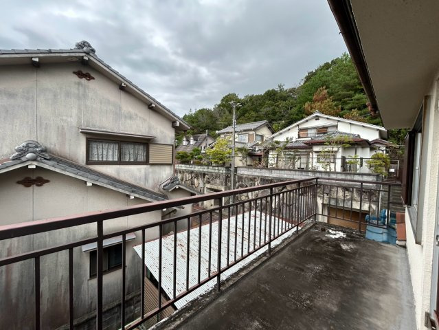 大村貸家のバルコニー