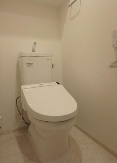 調布市小島町３丁目の賃貸マンションのトイレ