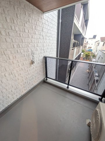 Ｄ-ｒｅｓｉｄｅｎｃｅ稲城のバルコニー
