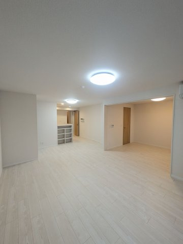Ｄ-ｒｅｓｉｄｅｎｃｅ稲城の居間・リビング