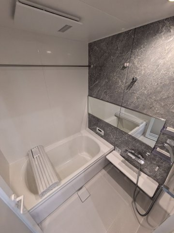 Ｄ-ｒｅｓｉｄｅｎｃｅ稲城の浴室