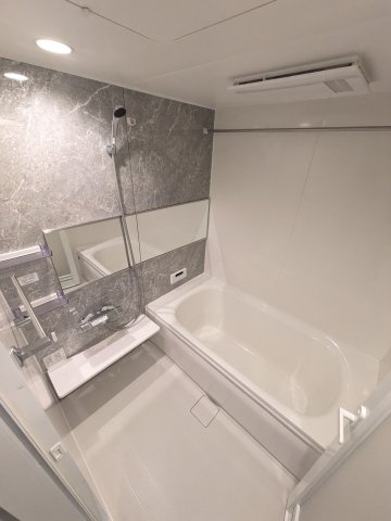 Ｄ-ｒｅｓｉｄｅｎｃｅ稲城の浴室