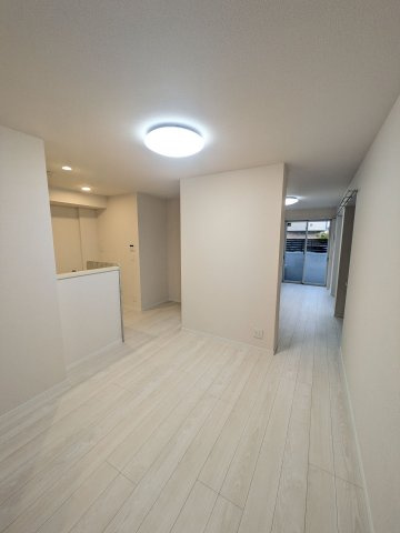 Ｄ-ｒｅｓｉｄｅｎｃｅ稲城の居間・リビング