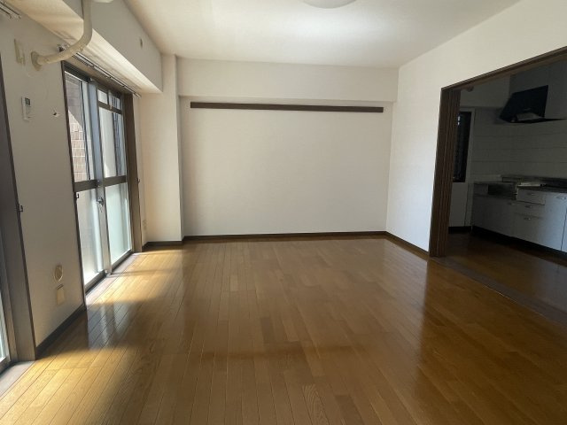 フラワーシャトルの居間・リビング