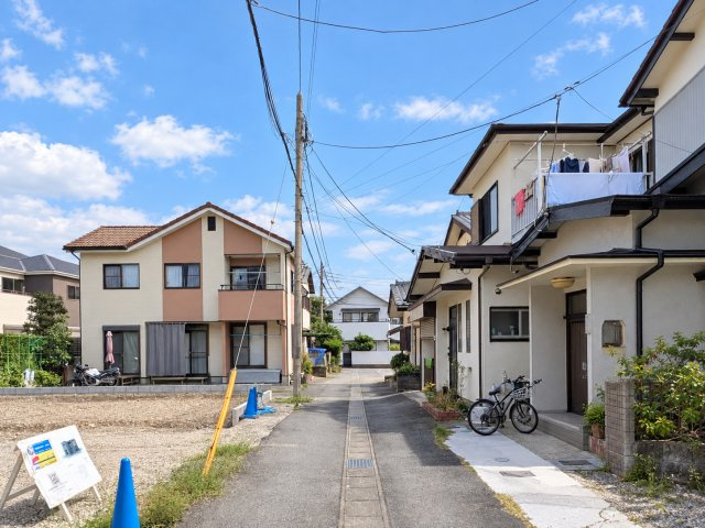 沼津市西間門２期　全１棟　１号棟の前面道路含む現地写真