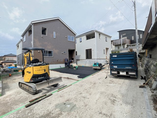 新築戸建　沼津市西熊堂第3　全5棟　4号棟の前面道路含む現地写真