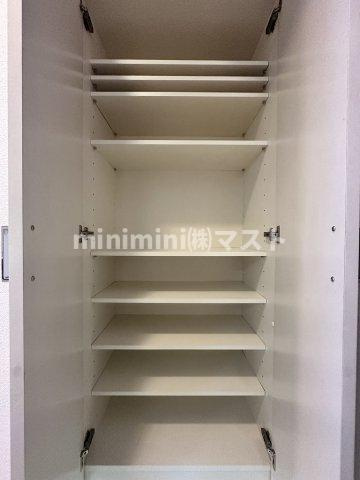 大阪市福島区鷺洲２丁目の賃貸マンションの収納