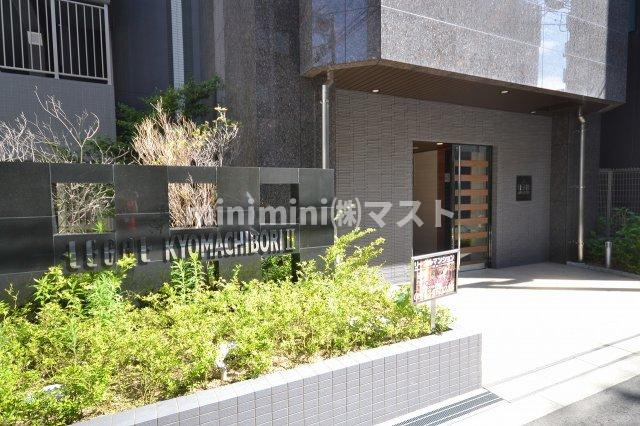 大阪市西区京町堀２丁目の賃貸マンションのエントランス