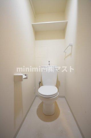 大阪市福島区鷺洲５丁目の賃貸マンションのトイレ