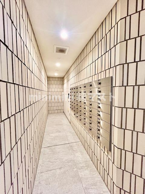 大阪市福島区海老江３丁目の賃貸マンションのロビー