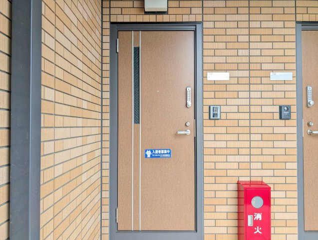 シェ・モア志都呂Aの玄関
