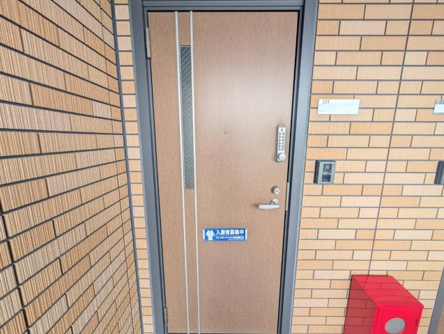 シェ・モア志都呂Aの玄関