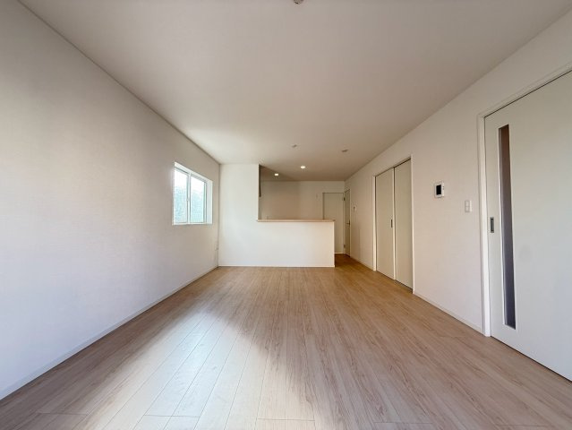 沼津市西間門第１０　全３棟　３号棟の居間・リビング