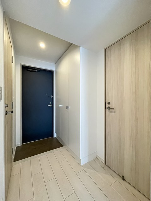 パーク・アヴェニュー神南の玄関|※写真は同タイプ住戸です。