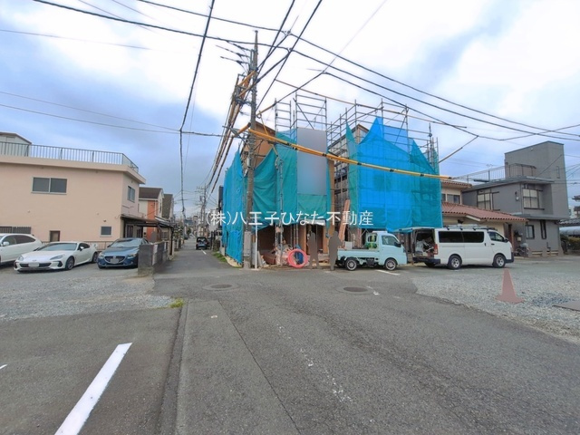 『八王子市新築戸建て』八王子市元横山町3-12-20【仲介手数料無料】　１期の前面道路含む現地写真|～仲介手数料無料☆八王子ひなた不動産～八王子市元横山町　新築戸建て