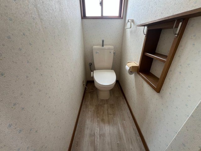 宇土市岩古曽町 3LDK 2階建のトイレ