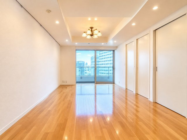 M.M TOWERS FORESIS R棟の居間・リビング
