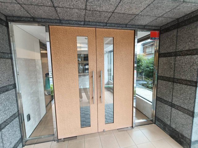 エリューディ船橋本町のエントランス