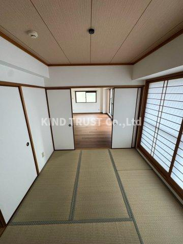 トミーズマンションの和室|和室ならではの温かな和の空間で寛ぎの時間を過ごせます