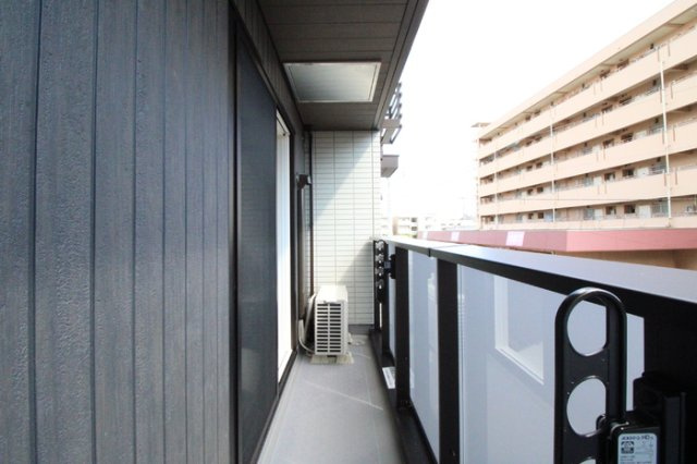 D-ROOM板付のバルコニー