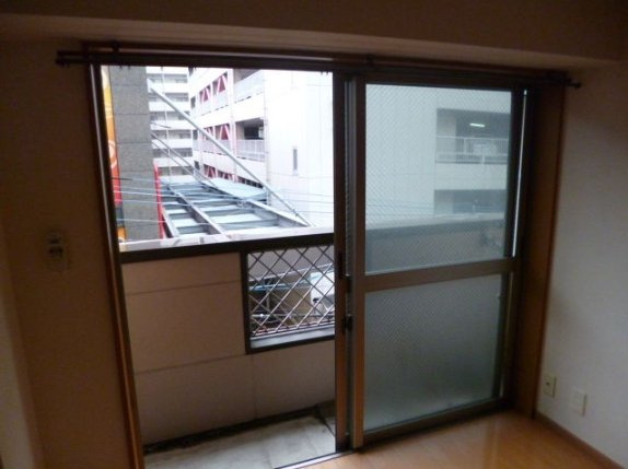 アリエスサン博多駅南のバルコニー|日当たりの良いバルコニーです！