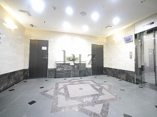 グリフィン横浜桜木町十番館のエントランス