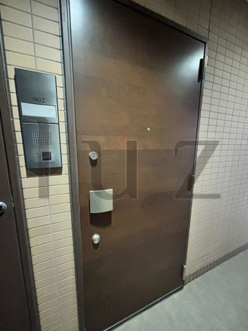 グリフィン横浜桜木町十番館の玄関