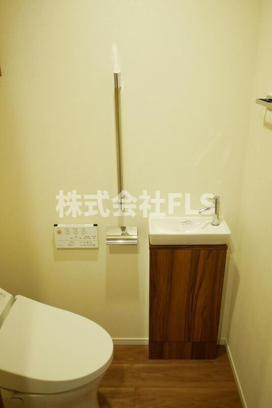 新宿区西新宿５丁目の賃貸マンションのトイレ