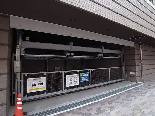 グリーン・ネス神戸駅前の駐車場