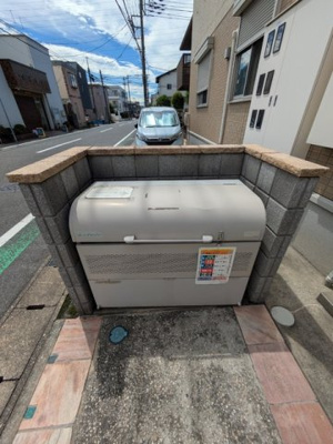 敷地内にごみ置場あります