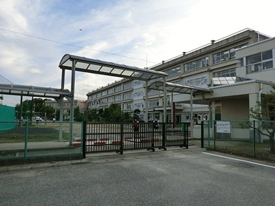 柏市立柏第三中学校まで210ｍ