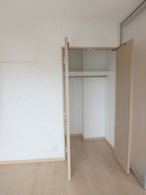 ★たっぷり収納できる奥行あるクローゼット★
