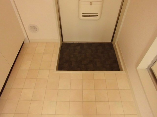 ユースフォーラム西瑞江Ｂの玄関