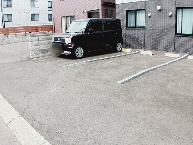 ＬＵＮＡ　ＣＬＡＲＩＳ　菊水の駐車場