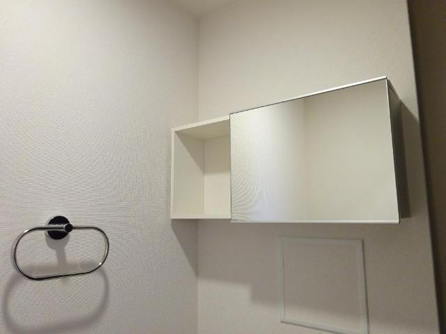 アヴェニール　ハスネのトイレ|トイレ戸棚