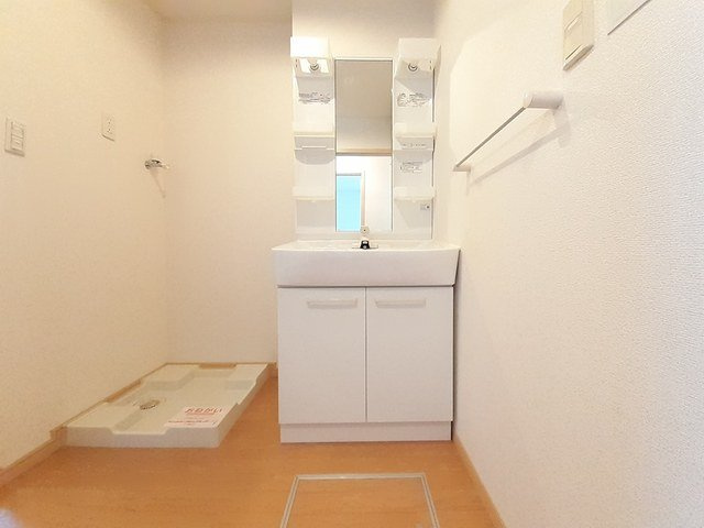 カプリスＢの洗面所|忙しい朝には欠かせない洗面所です