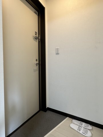 コンフォルト浅草の玄関