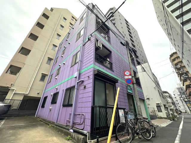 パレス内田2号館のエントランス|ゆとりのあるエントランスです