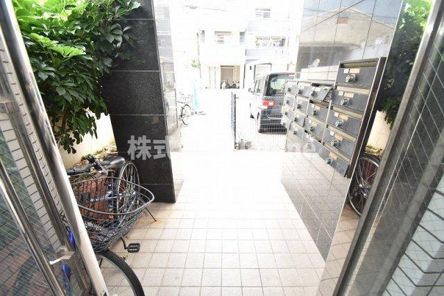 高井田西ハイツのロビー