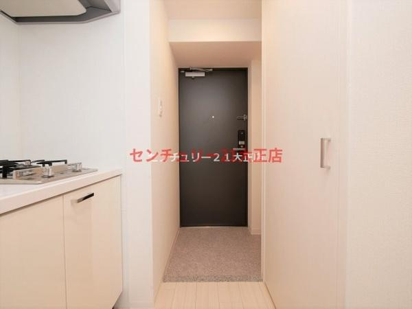 エスリード弁天町ベイコートの玄関