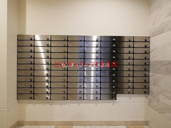 エスリード弁天町ベイコートのエントランス