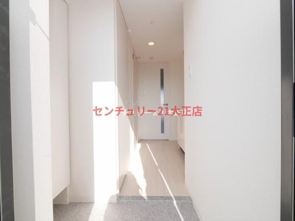 エスリード弁天町ベイコートの玄関