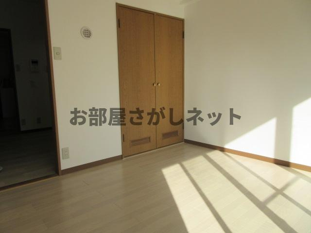 ＢＩ　ＣＡＳＴＬＥ　ＮＡＫＡＮＯ【おとり物件なし】の洋室