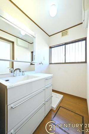 北葛城郡河合町高塚台２丁目　一戸建の独立洗面台|■現地撮影写真■