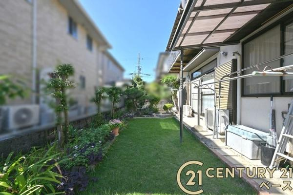 北葛城郡河合町高塚台２丁目　一戸建の庭|■現地撮影写真■広くて開放的なお庭でゆったりプライベートな時間を満喫！