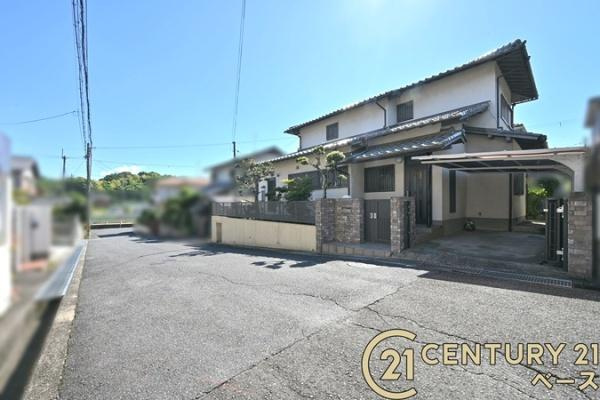 北葛城郡河合町高塚台２丁目　一戸建の前面道路含む現地写真|■現地撮影写真■前面道路約６ｍ以上と広々開放的です！