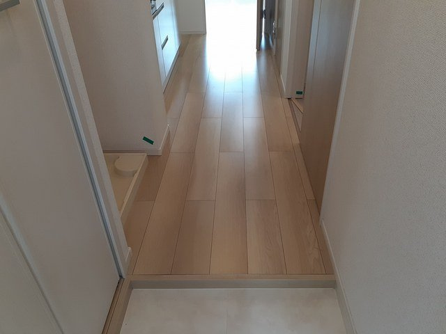 サンセール寝屋川の玄関
